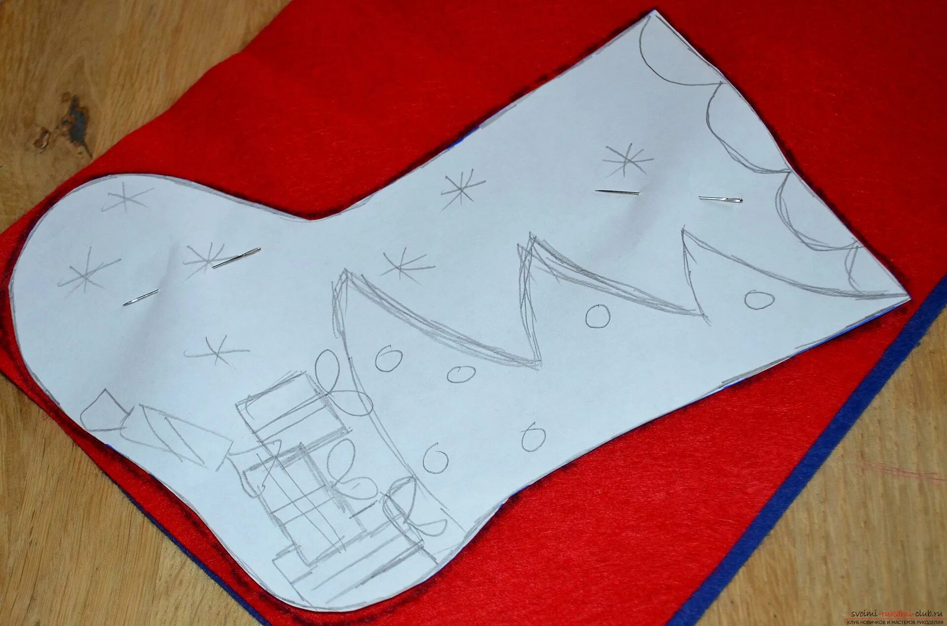 Сапог из бумаги своими руками. Поделка носок из бумаги. Сапоги скороходы из бумаги. Оригами сапог. Выкройка новогоднего сапожка с размерами.