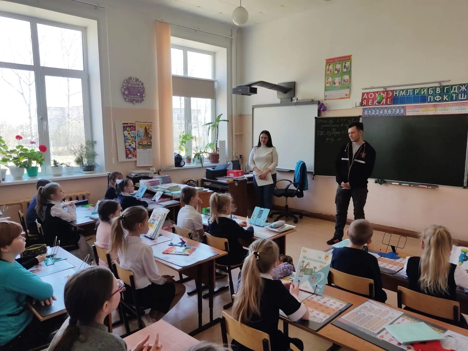 65 школа иваново начальная. Новая школа савино. Ивановы ивановы 4 сезон лиза арзамасова. Школа номер 1 иваново. Сайт школы 35 г иваново.