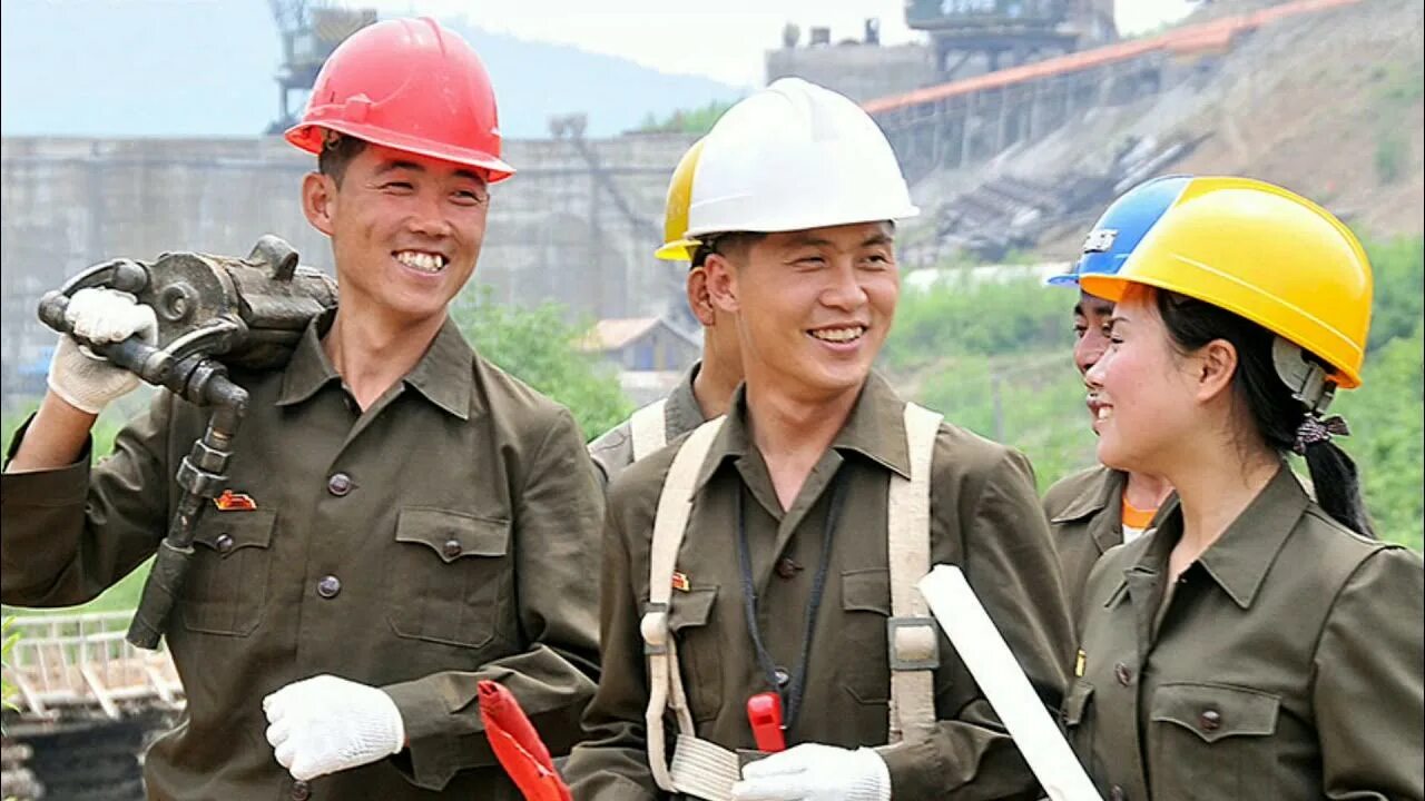 Работа в корее для русских 2024 вакансии. Северная Корея рабочая сила. Кореянец. Люди из Кореи. Кимитан кореянец.