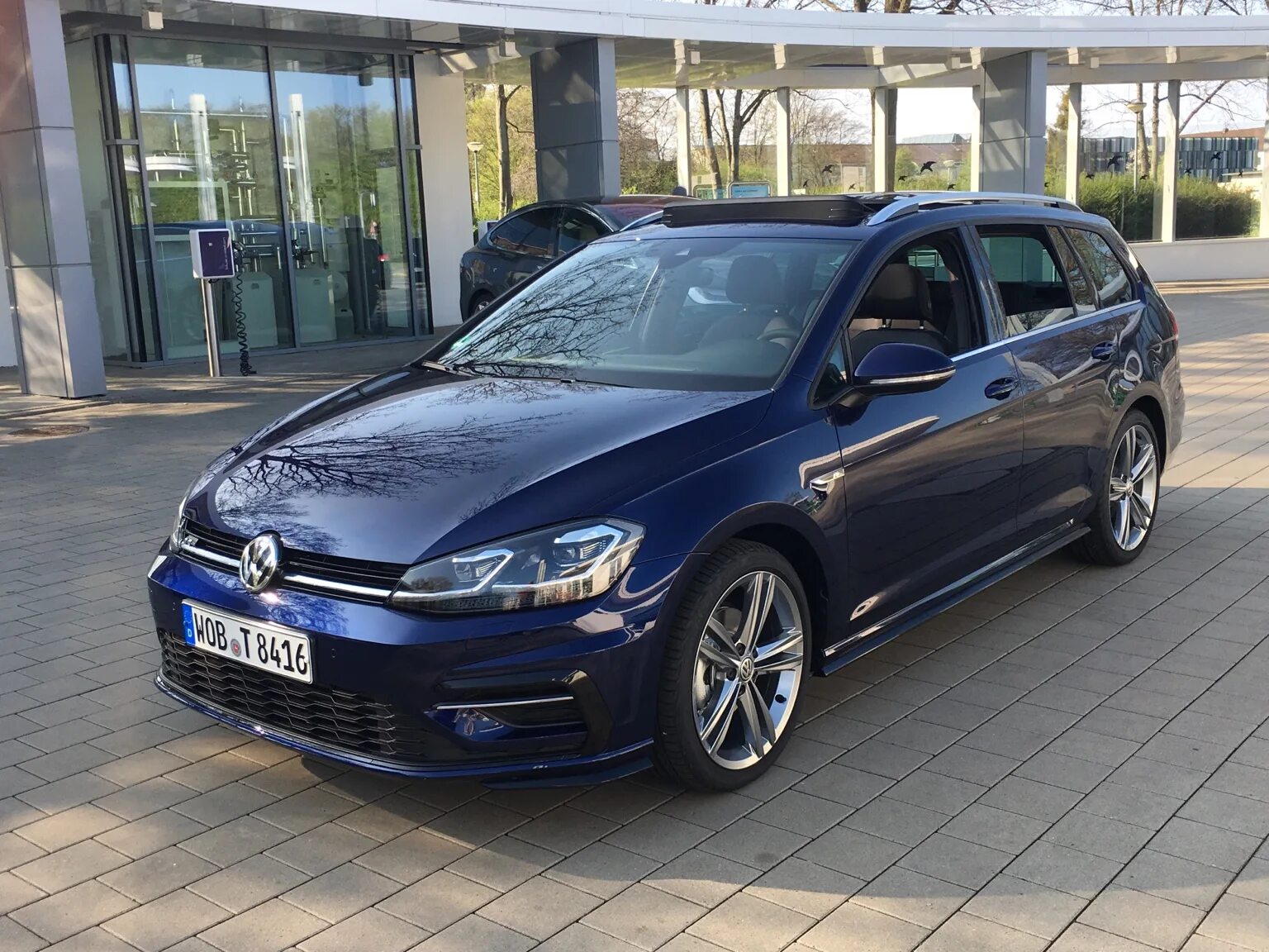 Эр лайн. Golf 7 r line. VW Golf 7 variant r18. Гольф 7 rline. Volkswagen Golf r line.