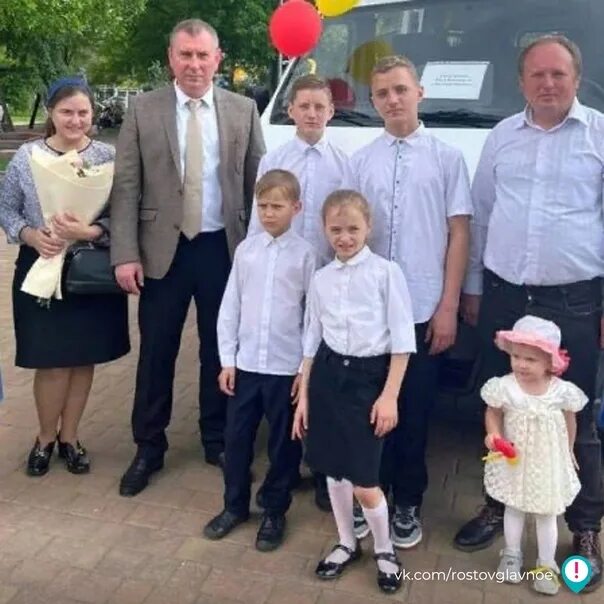 Многодетная семья проголосовала в Неклиновском районе