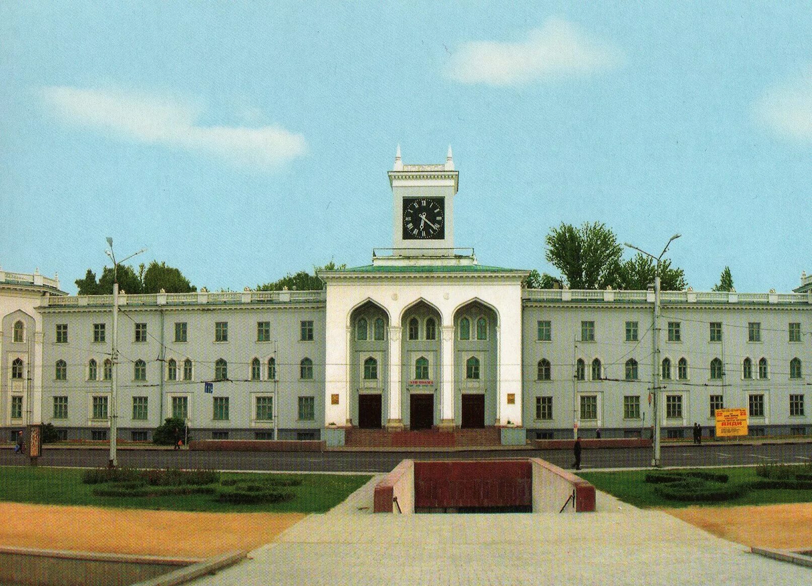 Куйбышев таджикистан. Город Душанбе. Музеи в городе Душанбе. Бехзод Душанбе Сити. Душанбе фото города.