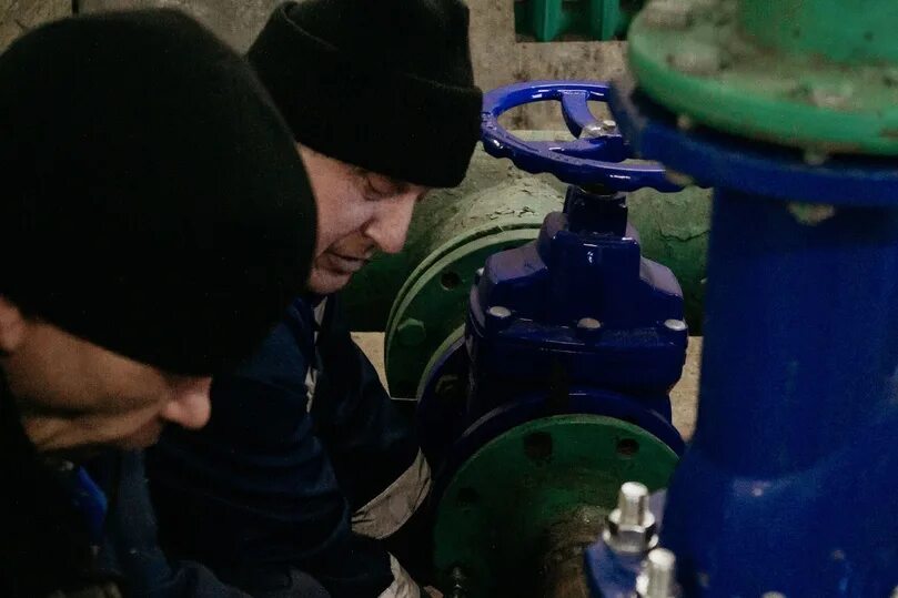 Монтаж запорной арматуры трубопроводов. Слесарь тепловых сетей. Осмотр запорной арматуры. Диагностика запорной арматуры адм-227. Узел запорной арматуры транснефть.