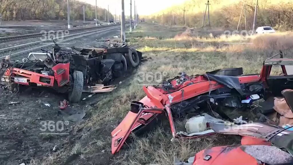 Столкнулись два поезда адлер пермь. Поезд 353е/354е пермь — адлер маршрут. Дополнительные поезда в москву из ижевска. Столкнулись два поезда адлер пермь. Столкнулись два поезда адлер пермь.