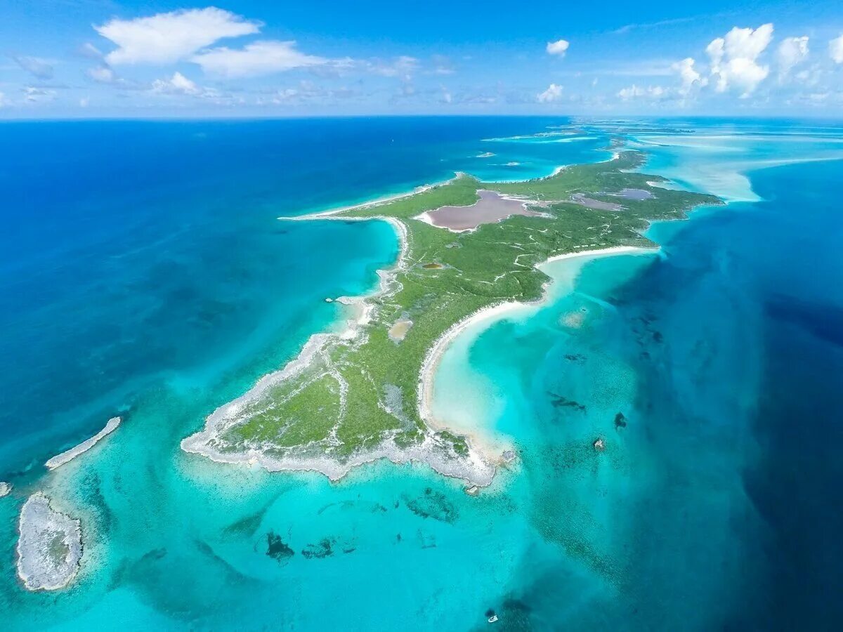 Атлантический океан самые большие острова. Джонни Депп остров. Bahamas остров Джонни Деппа. Депп Джонни остров little Hall’s Pond cay. Остров little Hall’s Pond cay в багамском архипелаге.