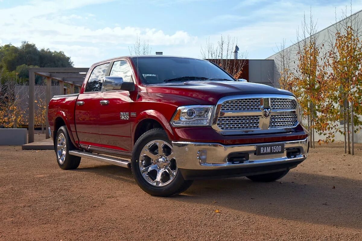 Додж рам поколения. Ram 1500. Додж рам 1500. Dodge Ram 1500 Red. Dodge Ram 1500 Laramie.