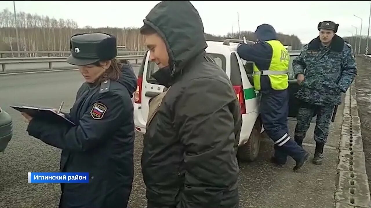 Блоггеры в дороге. Операция должник фото. Пристав оформлять машину.