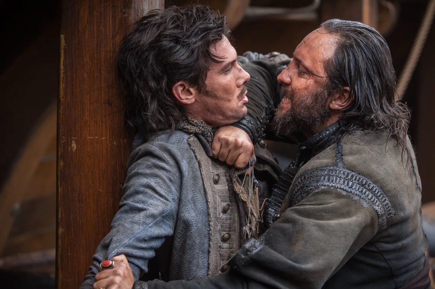 сериал черные паруса 2014. джек рэкхем и энн бонни черные паруса. джон силвер черные паруса. тоби шмитц черные паруса. сериал про пиратов черные паруса.