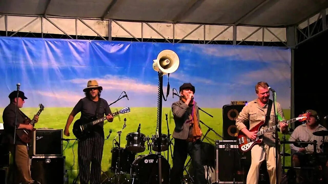 Группа гаврош фото. Метафест 2015. Группа гаврош фото. Гаврош 1937. Французский гаврош.