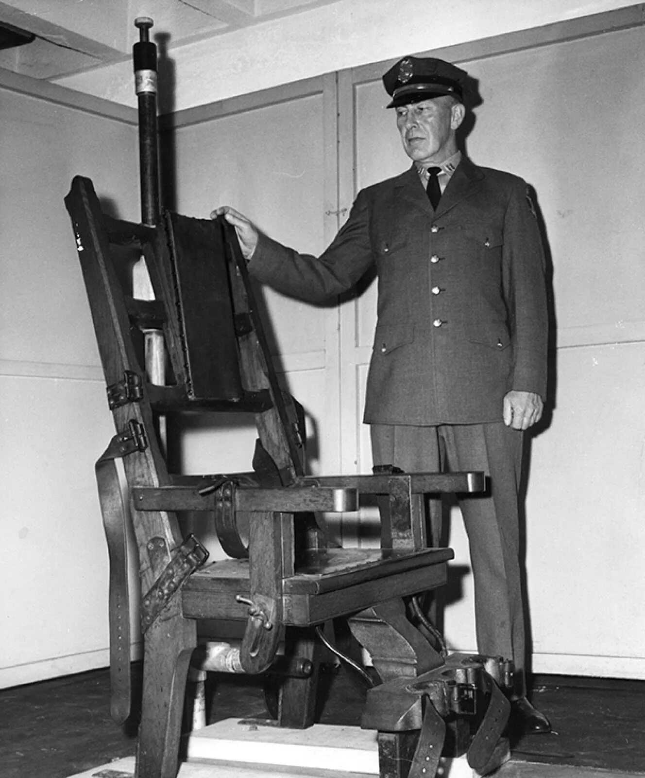 Эдвин Дэвис, электрический стул. Смертная казнь в США электрический стул. Казнь на электрическом стуле в США. Пытка электрическим током