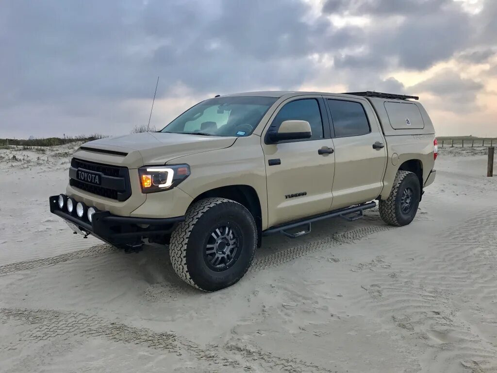 Купить тундру с пробегом. Тундра с пробегом. Тойота тундра 2008. Тойота тундра белая. Тойота тундра 2021.