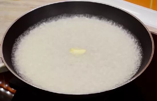 Рис круглозёрный шлифованный. Рассыпчатый рис пропорции. Рассыпчатый рис в кастрюле. Корейский рассыпчатый рис. Рассыпчатый круглозерный рис.