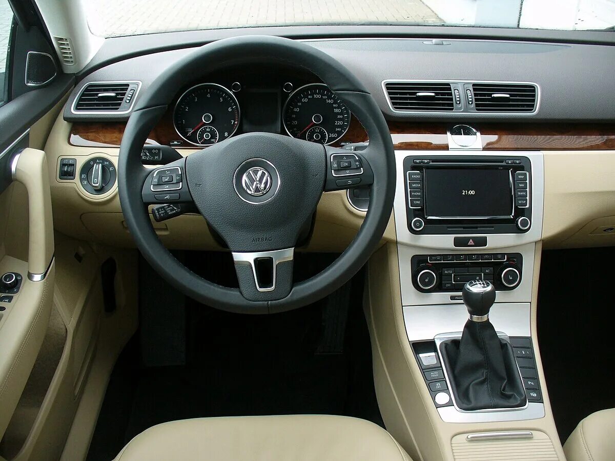 Б 7.1 1. Фольксваген Пассат б7 1.8. VW Passat b7 Interior. Volkswagen Passat b7 салон. Passat b7 Comfortline.