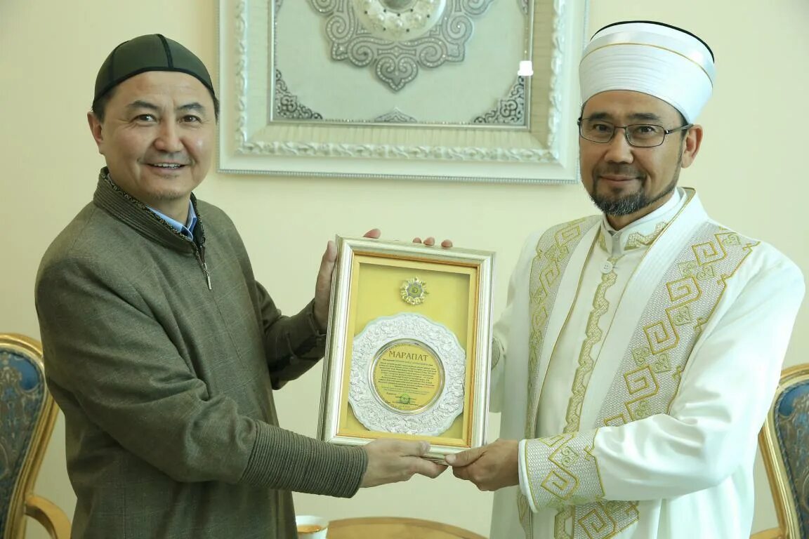 Какие мусульмане в казахстане. Муфтий Монголии. Мусульмане Казахстана. Монгольские мусульмане.