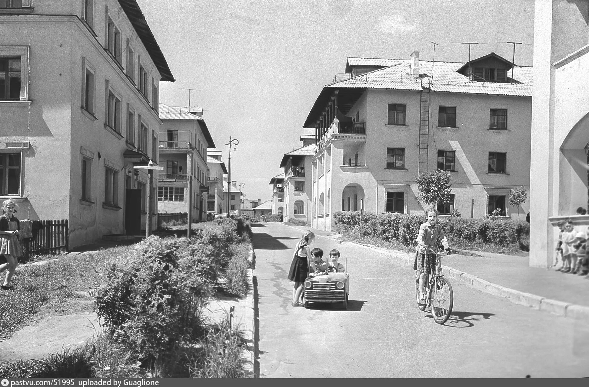 100 города советского. Измайлово 1950 годы. Измайлово Первомайская ул. 1950 г.. Измайлово 50х годов бараки. Старая застройка Измайлово.