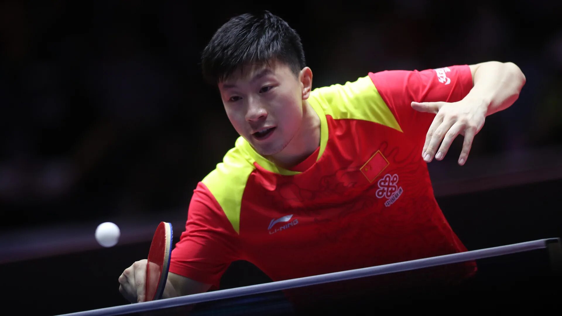 Настольный теннис ma long. Настольный теннис ма Лонг 2021. Ван Чуцинь. Ма Линь настольный теннис.