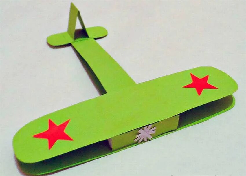 Самолет технология 4 класс. Поделка самолет. Поделка самолет из картона. Самолет поделка для детей. Самолет из цветного картона.