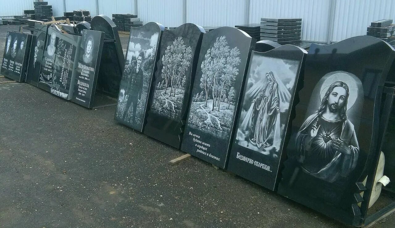 ритуал плюс. ритуал плюс. памятники, онега. ритуальные таблички на памятник. гроб продольный.