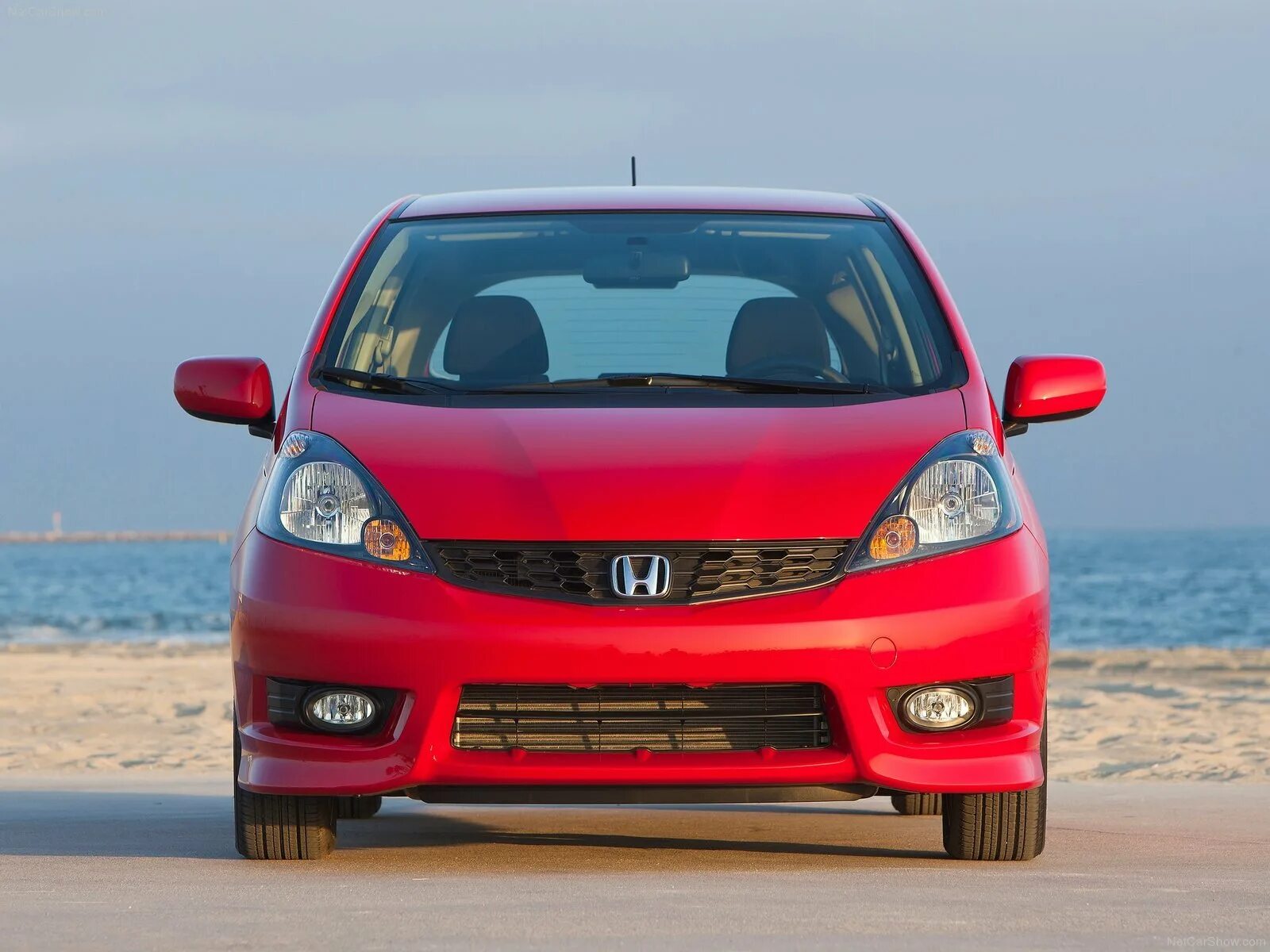 Продажа автомобилей хонда фит. Honda Fit 2. Honda Fit 2012. Honda Fit Sport 2012. Honda Fit 1 поколение.