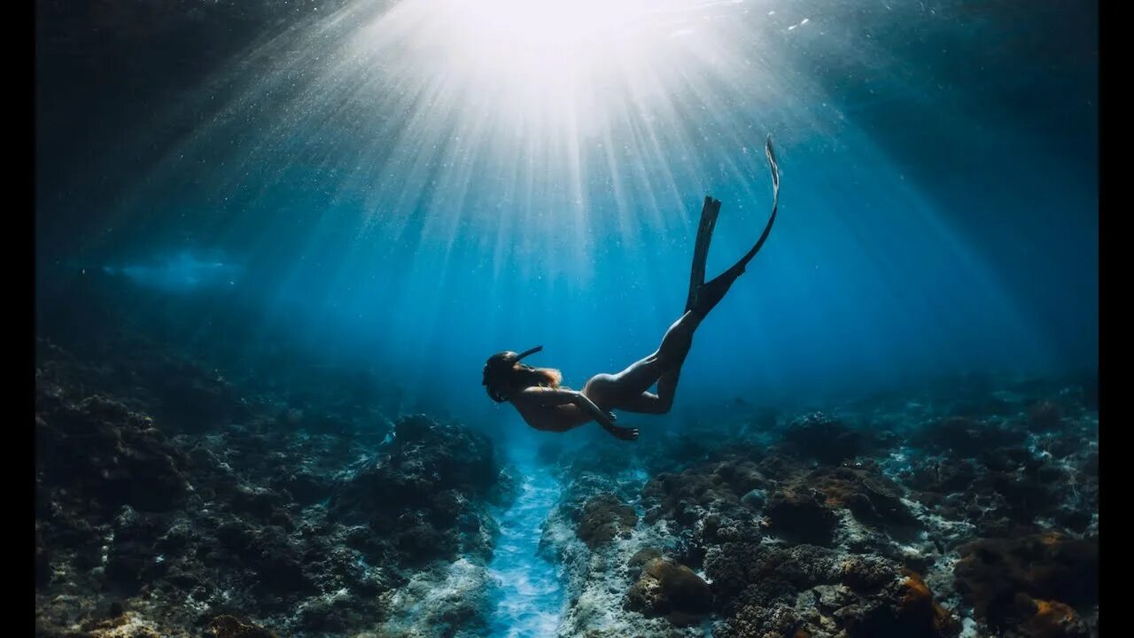 A freediver doesn t use an air