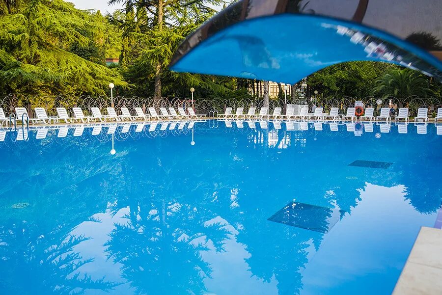 Отель виноград сочи. Отели сочи. Санаторий лоо аквалоо. Отели коллаж. Одиссея wellness resort лазаревское.