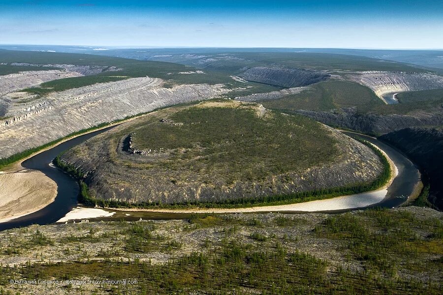 Расположения щитов алданский анабарский. Плато Анабар Анабарское плато. Река Анабар. Анабарский щит плато Путорана. Плато Анабар река