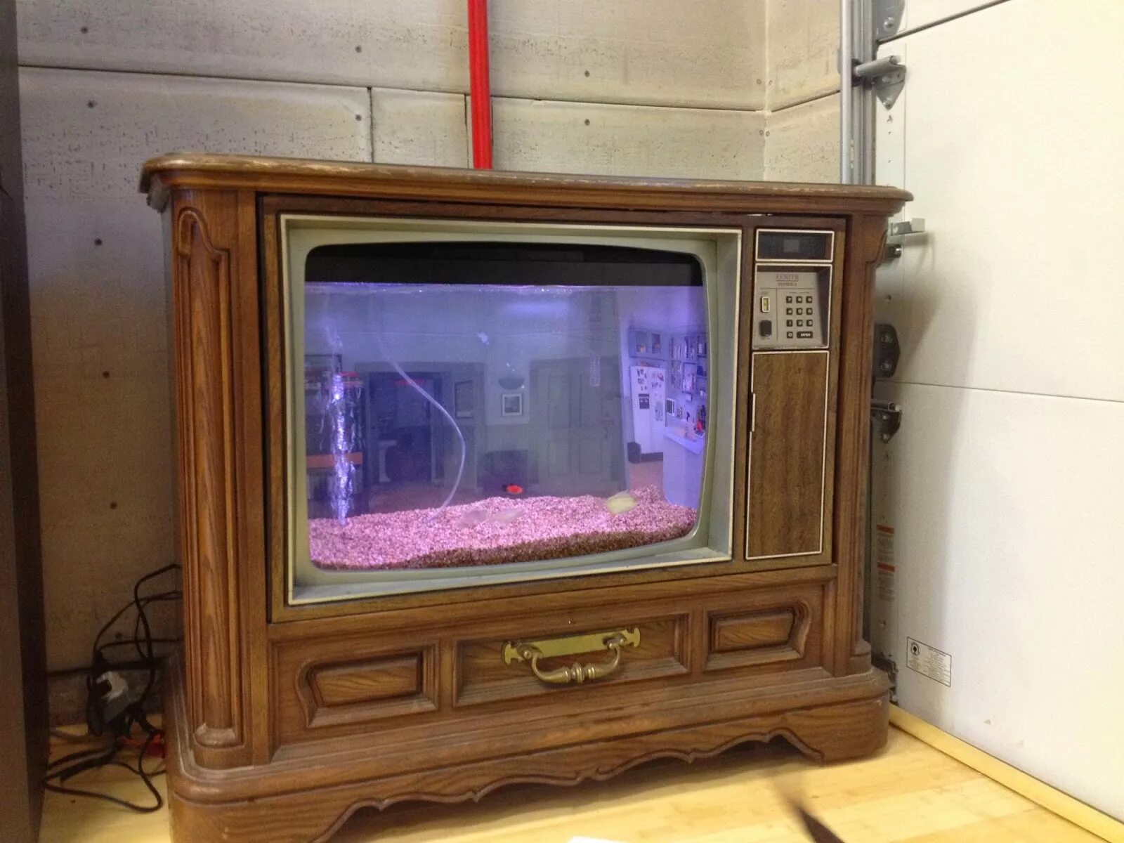 Корпус телевизора купить. Ламповый кинескоп. Старый телевизор. Старый ламповый телевизор. Ламповые телевизоры.