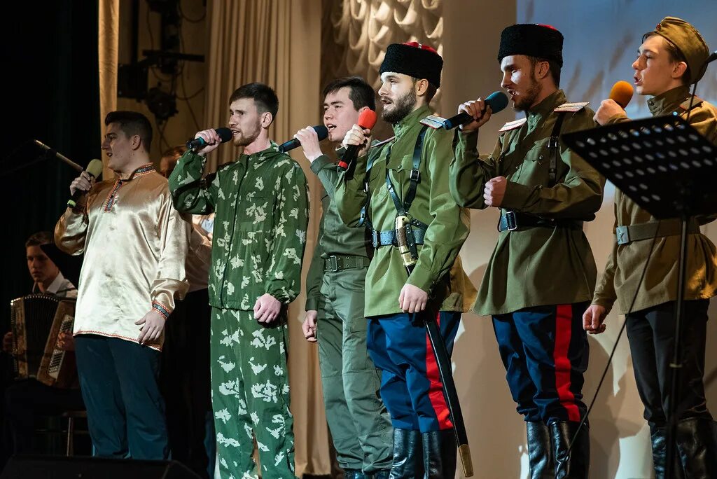 Название патриотического концерта. Патриотический концерт. концерт к 23 февраля фото. патриотический концерт ргдк. участники концерта патриотического.