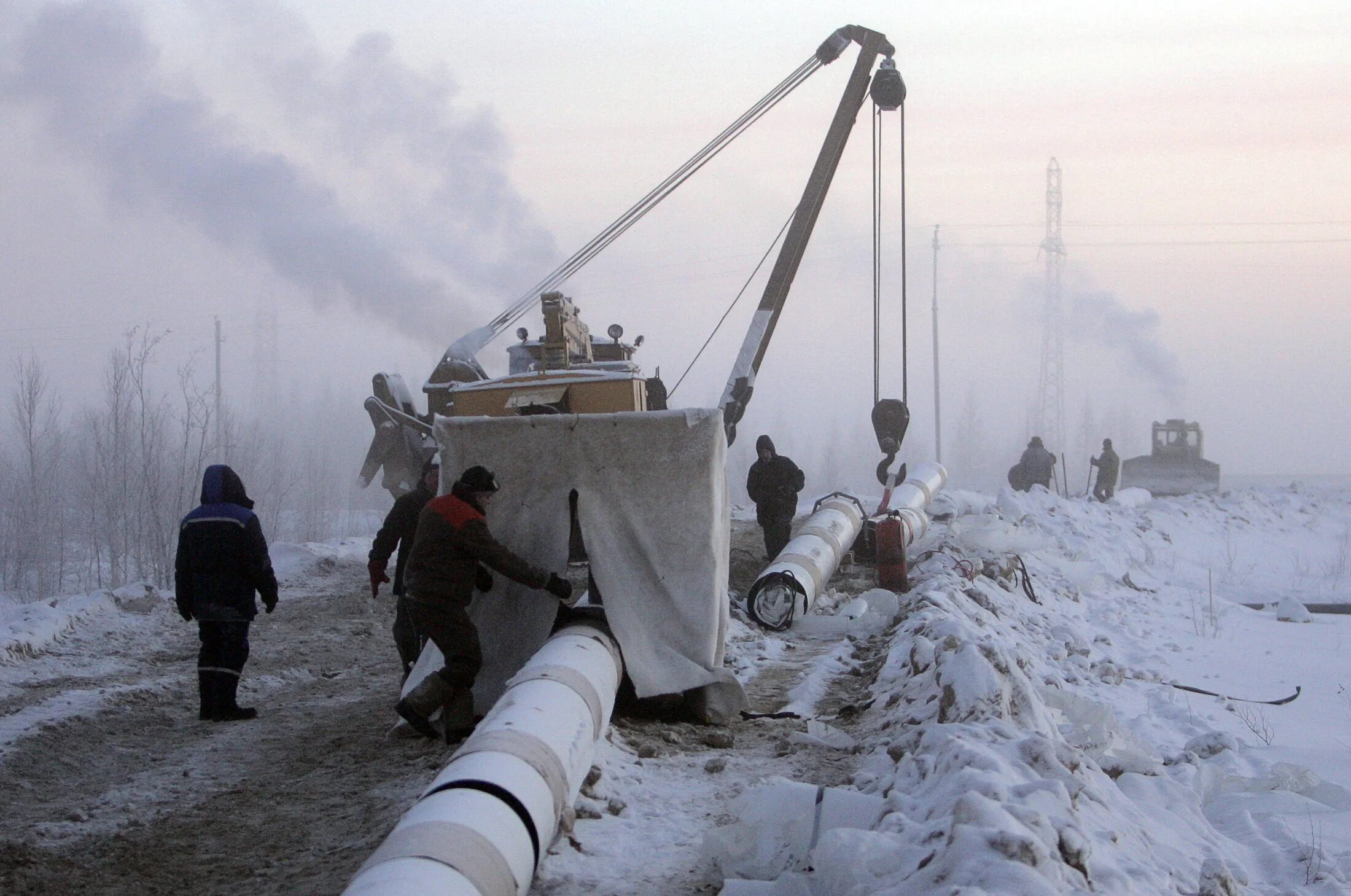 Трубопровод на севере. Стройка газопровода. Стройка нефтепровода. Нефтепровод на севере.