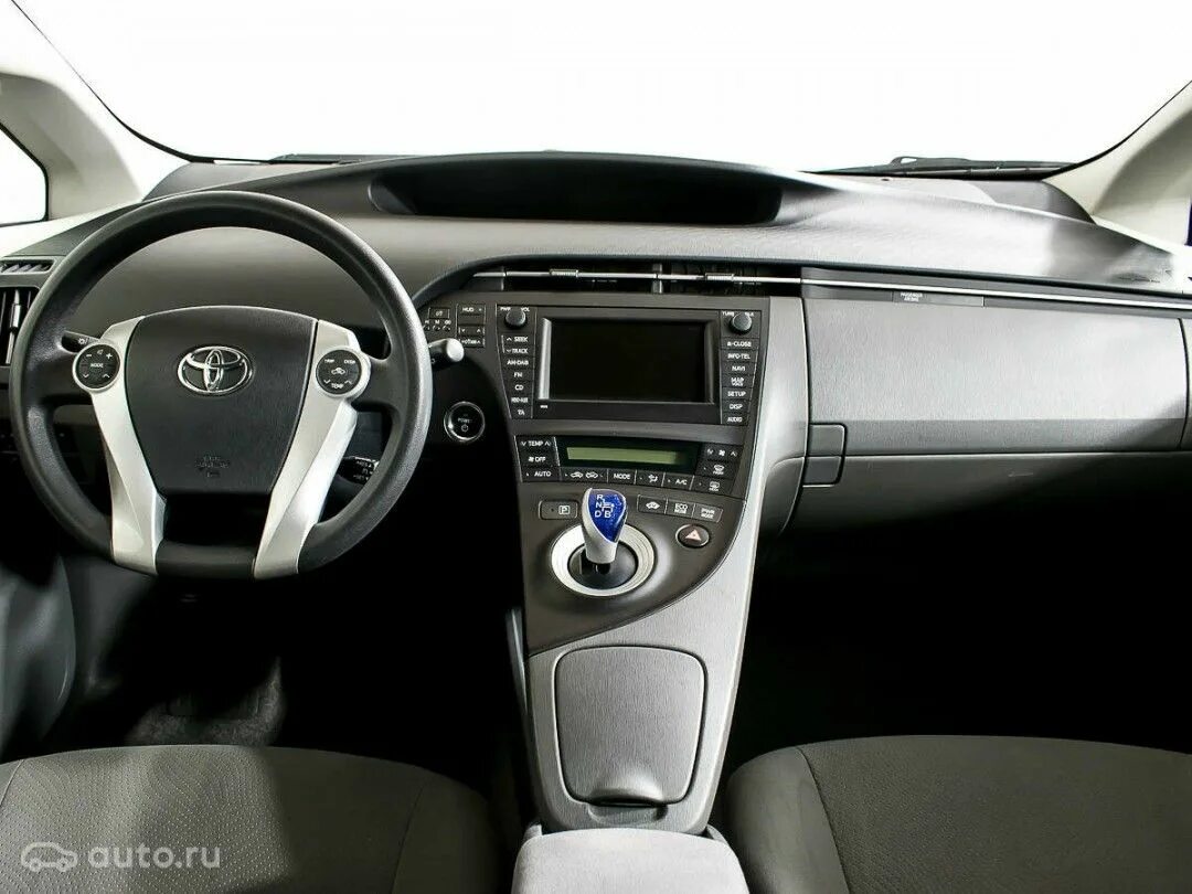 Тойота приус поколения. Toyota Prius 3. Тойота Приус 2010 3 поколение. Тойота Приус гибрид 3 поколение. Toyota Prius zvw3.