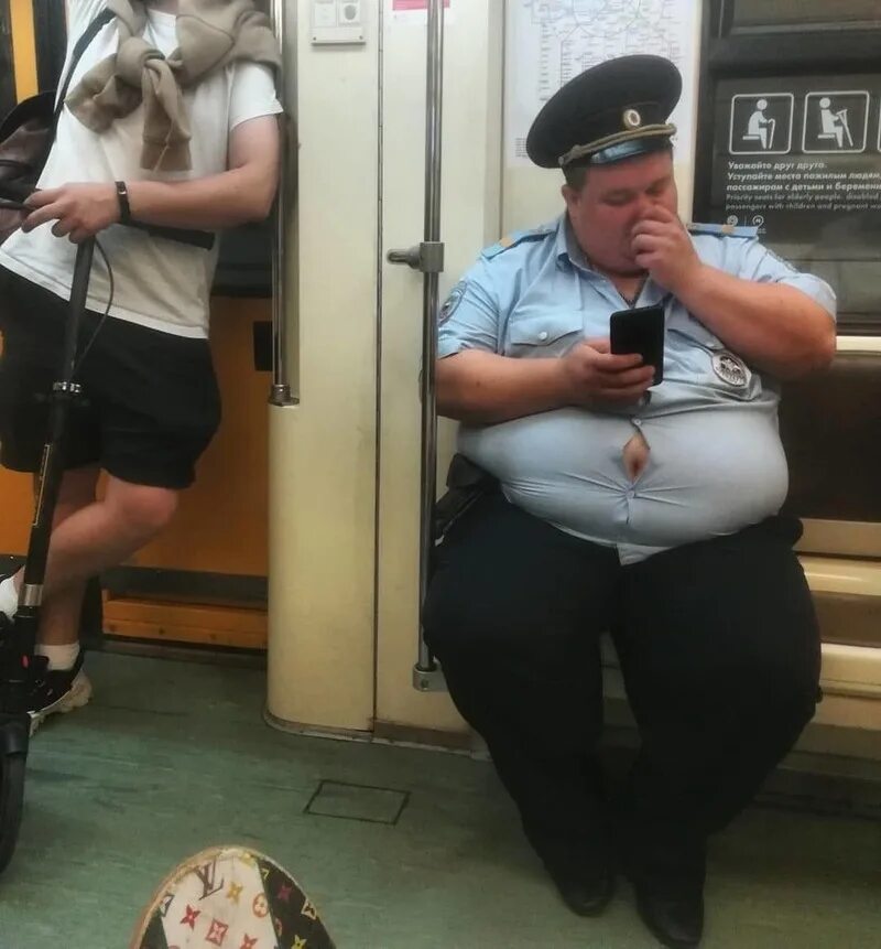 Толстый российский. Толстый полицейский. Толстый мент. Толстые менты. Самый толстый полицейский.