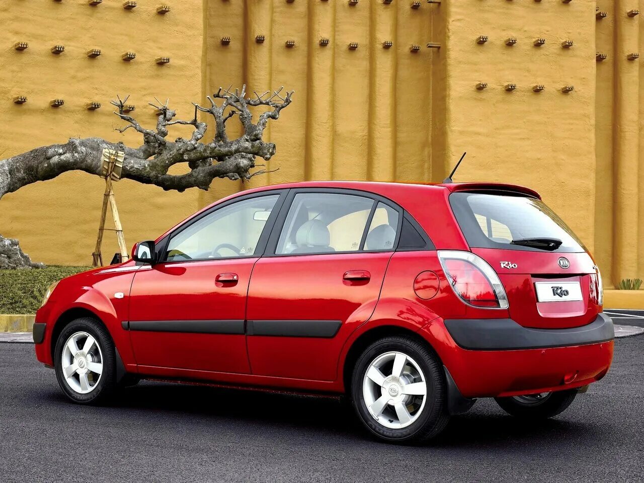 Хэтчбеки 2005 г. Киа Рио 2005 хэтчбек. Kia Rio 2005. Кия Рио 2 хэтчбек. Kia Rio 2011 хэтчбек 1.4.