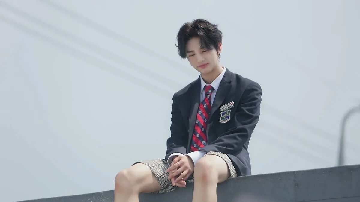 Хван хенджин и ли минхо. Хван хёнджин. хёнджин из stray kids. хван хён джин stray kids. хенджин рост.