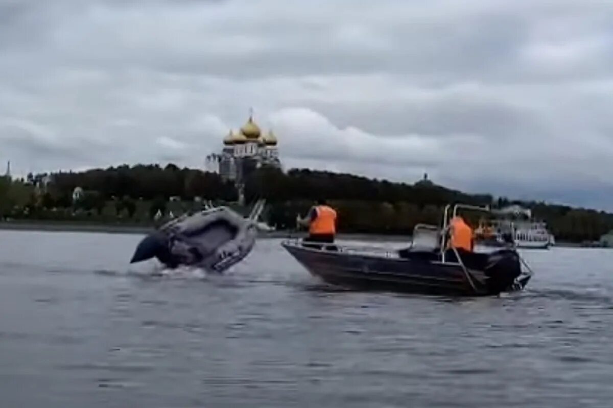 Сирена в ярославле 10 июня. Громкоговоритель на крыше. Сирена в ярославле 10 июня. Громкоговоритель на улице. Сирена на столбе.