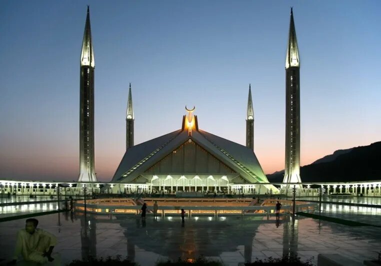 Самые крупные мечети. Мечеть Фейсал Исламабад. Мечеть Фейсал, Исламабад, Пакистан. Шах Фейсал Пакистан. Мечеть Фейсала архитектура.