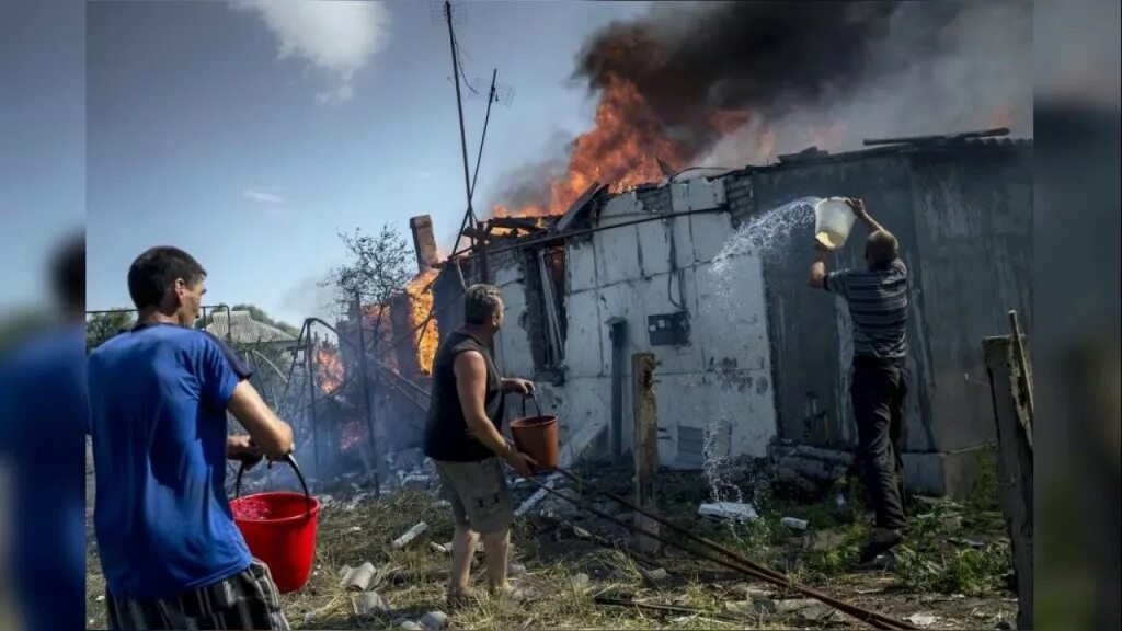 Донбас луганск. Донбас луганск. Станица луганская 2 июля 2014. Российские военные в донецке. Военные на донбассе.