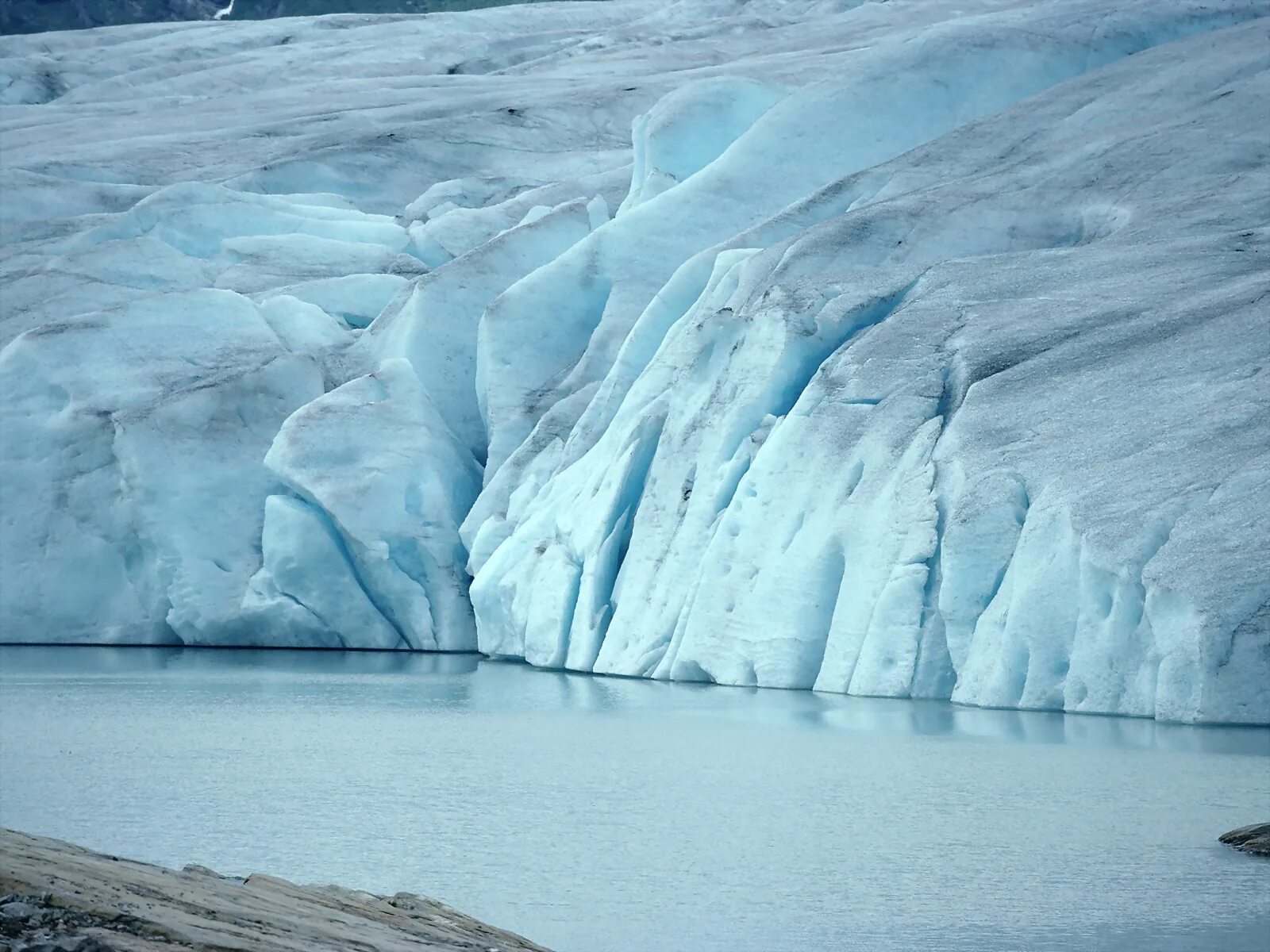 Северный полюс ледники. Северная Манитоба ледник. Ледяная стена. Ледниковое море.