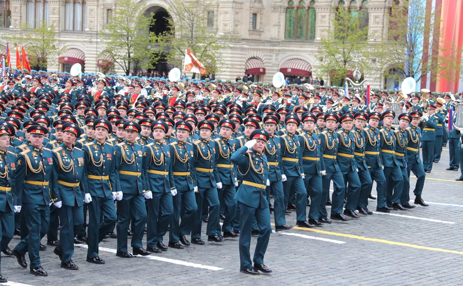 Военный парад. Войска на параде. Парадная форма на парад. Российский солдат на параде.