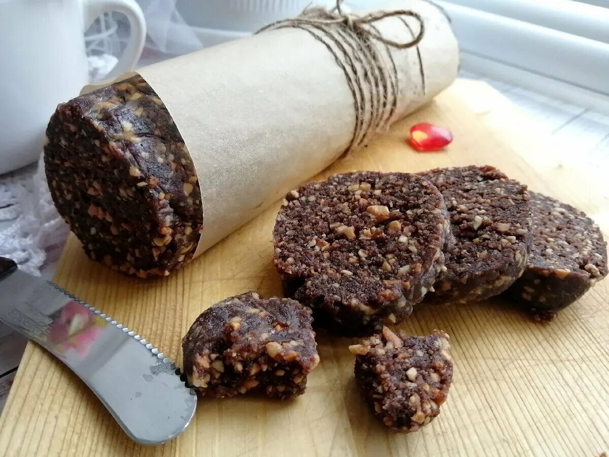 Как сделать шоколадную колбасу из какао