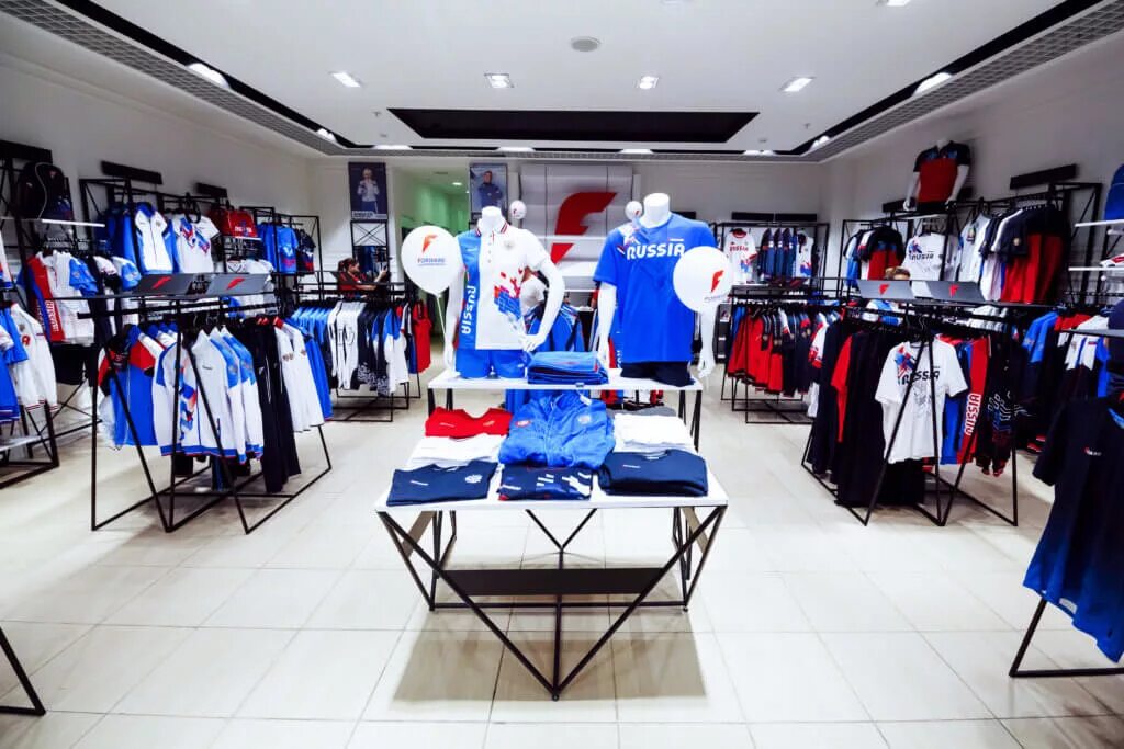 магазин пума в вегасе на каширке. Nike махачкала магазин. бренд спортивной одежды under armour. Nike store in 1988. магазин найк.