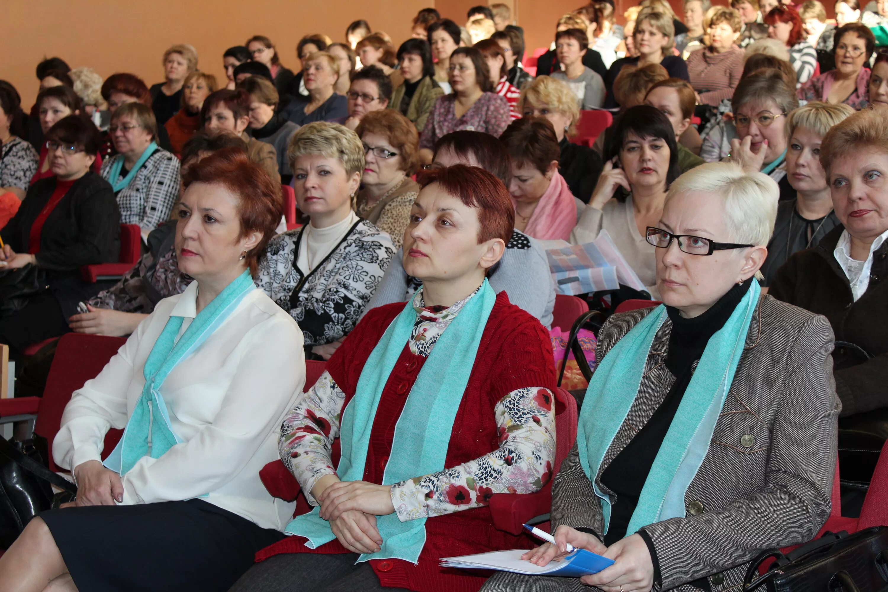 Сайт мз свердловской области. Здравоохранение Свердловской области сотрудники. Литвищенко Минздрав Свердловской. Савельева Минздрав Свердловской. СПО Свердловская область.