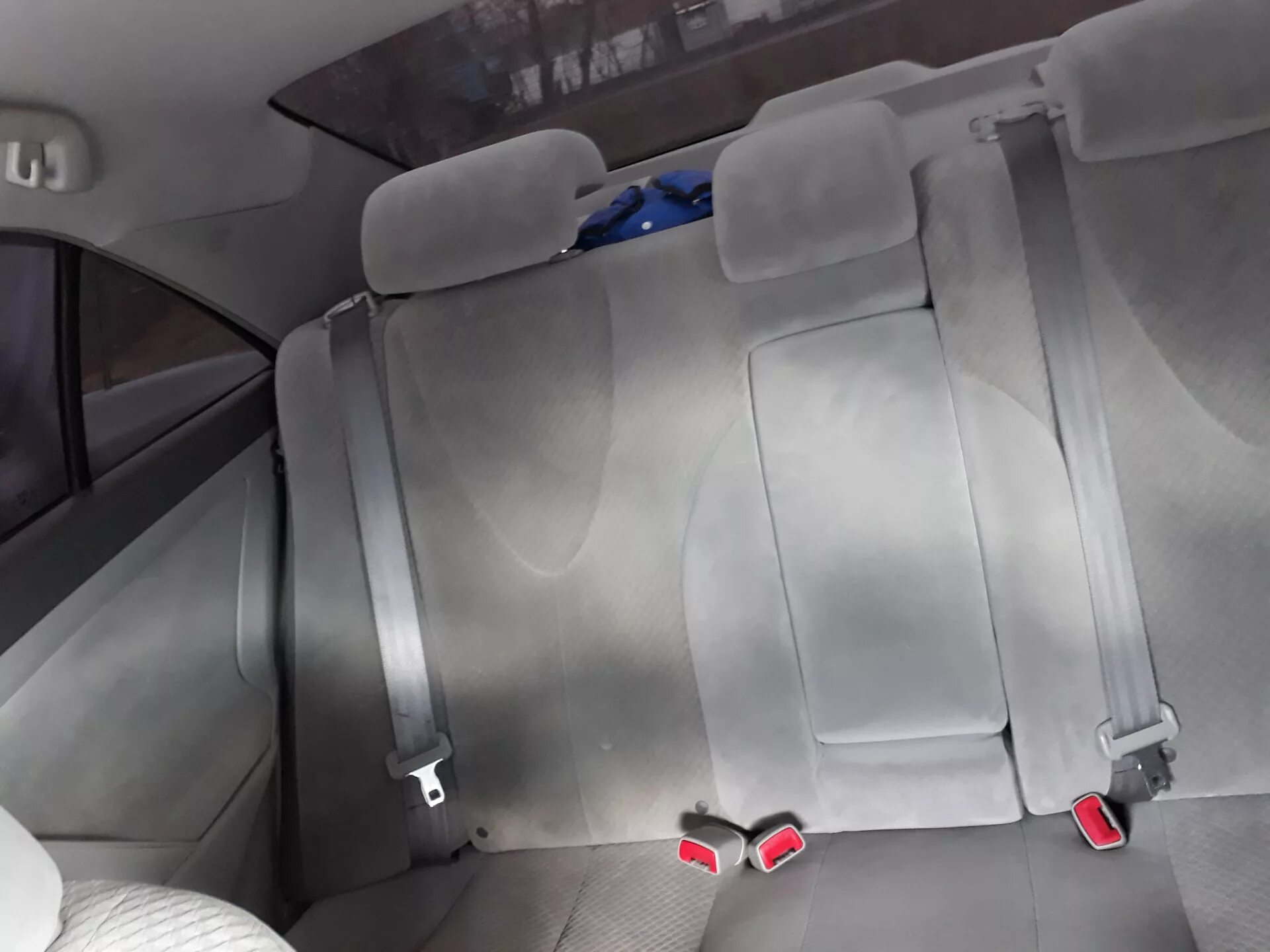 Камри 40 3. Заднее сидение тойота авенсис. Тойота авенсис 2 кожаный салон. Задний диван тойота камри. Задний диван тойота камри.