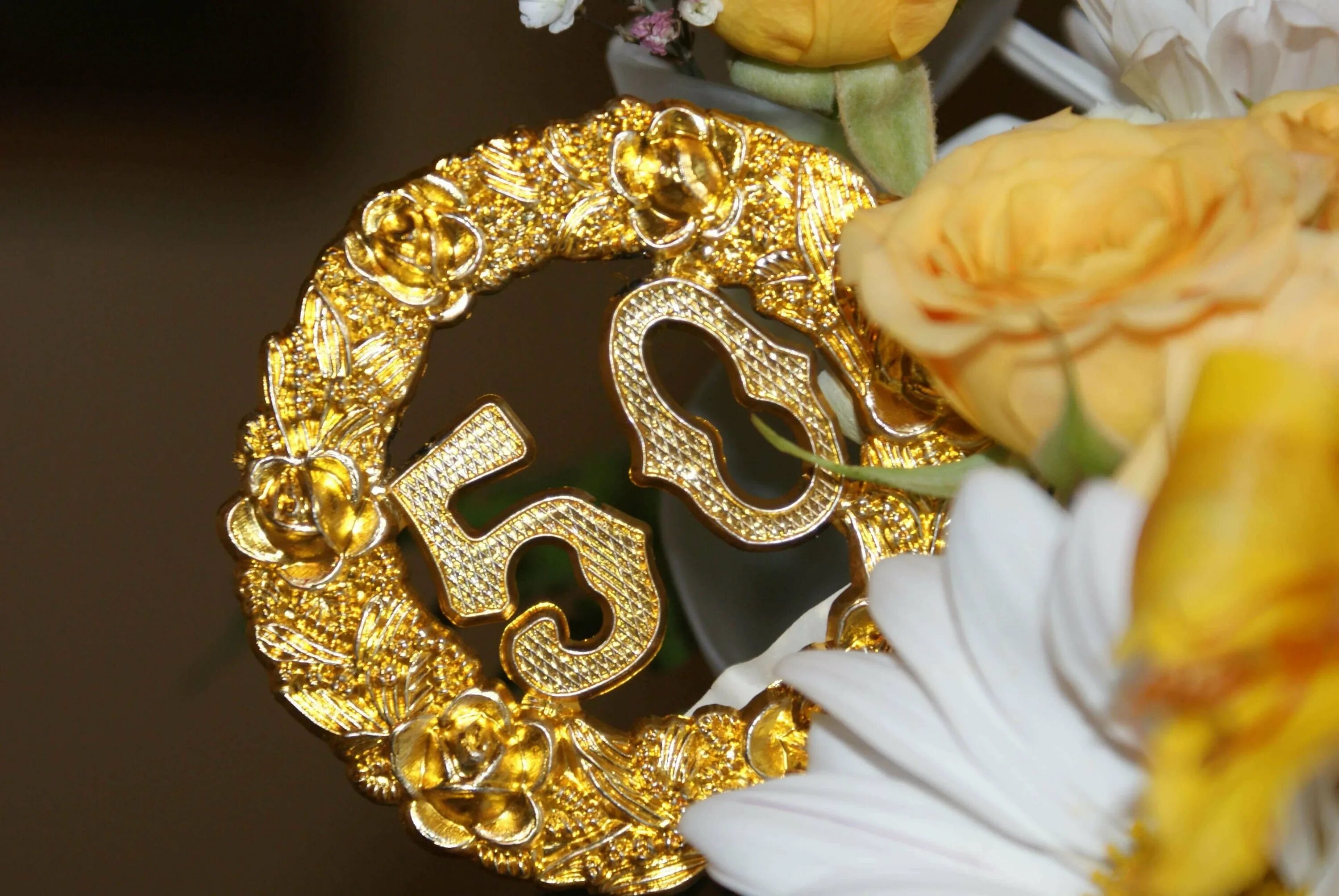С юбилеем свадьбы 50 лет. Юбиляры совместной жизни. Золотой юбилей свадьбы. Открытки с днём золотой свадьбы. 50 лет свадьбы.