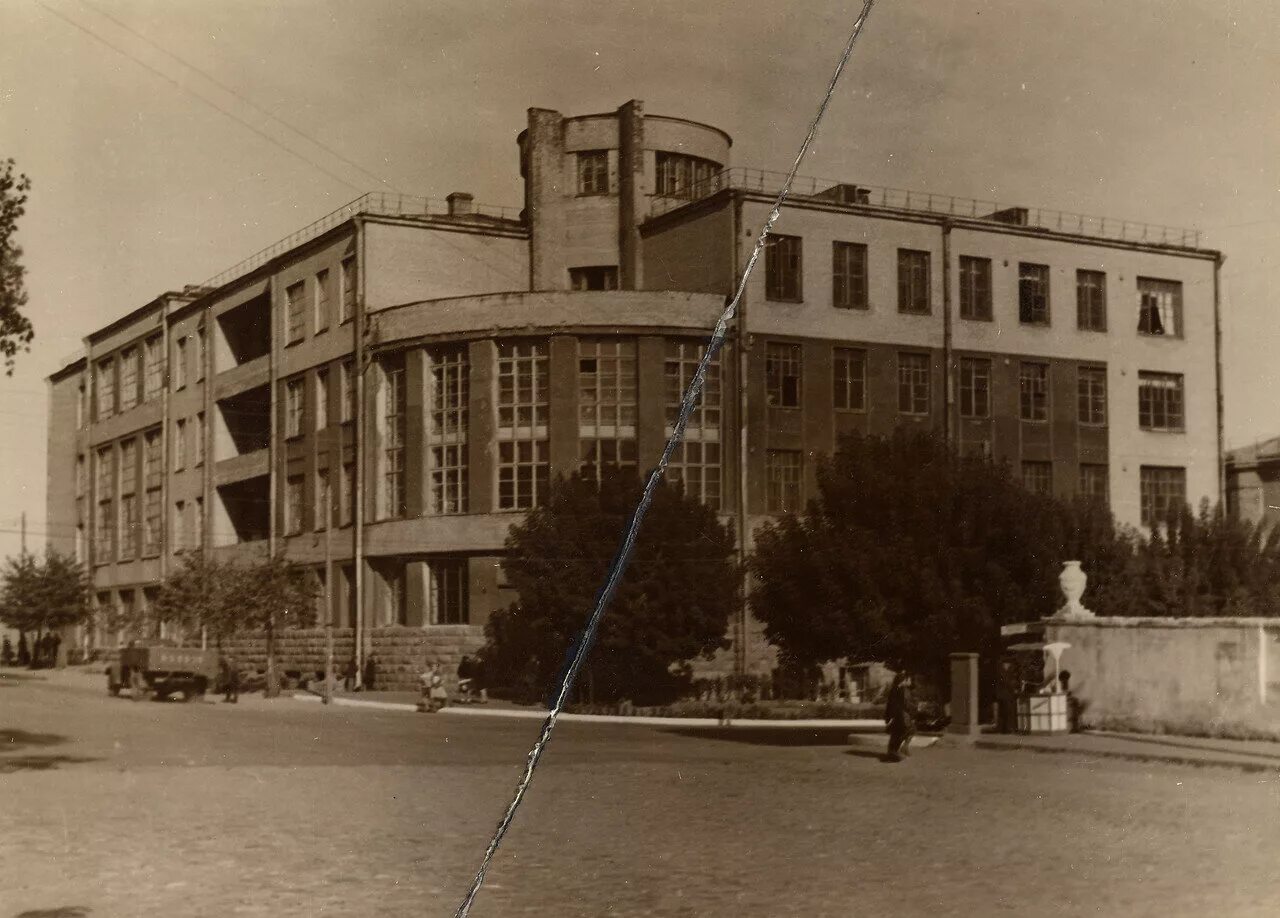 Старый брянск фото. Брянск 1940. Брянск 1940 год. Дом банков и промышленности. Советский Брянск.