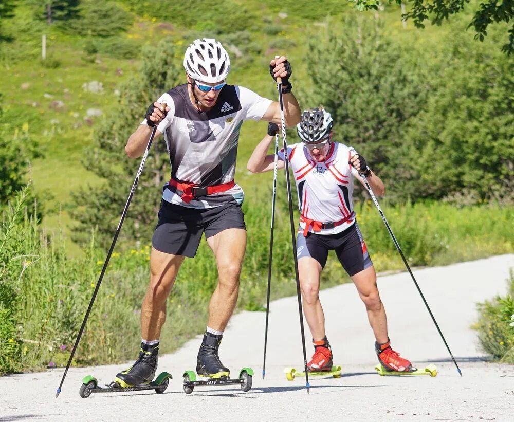 тренировки лыжников летом. сергей корсаков лыжероллеры. тренировки лыжников летом. тренировки лыжников гонщиков. тренировки лыжников летом.
