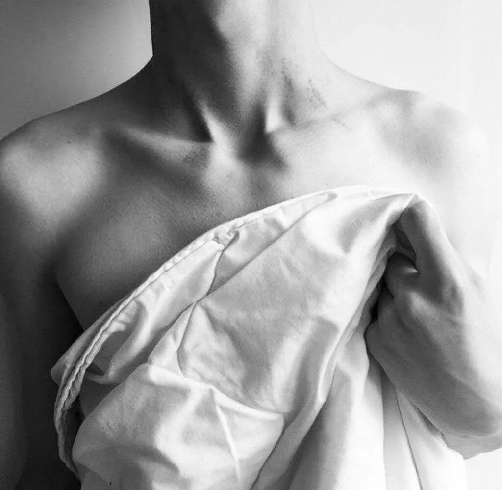 Ключицы эстетика. Изящные ключицы. Худые ключицы. Начало ключицы. Мужские ключицы.