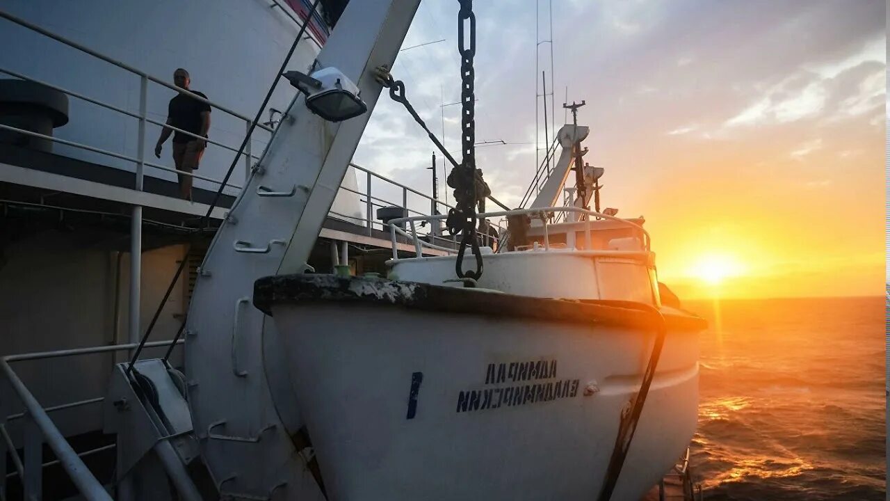 Военно морской экспедиция. Исследовательское судно ВМФ РФ «Адмирал Владимирский». Судно Владимирский научно исследовательское. Морские научные исследования. Морские исследовательские суда.