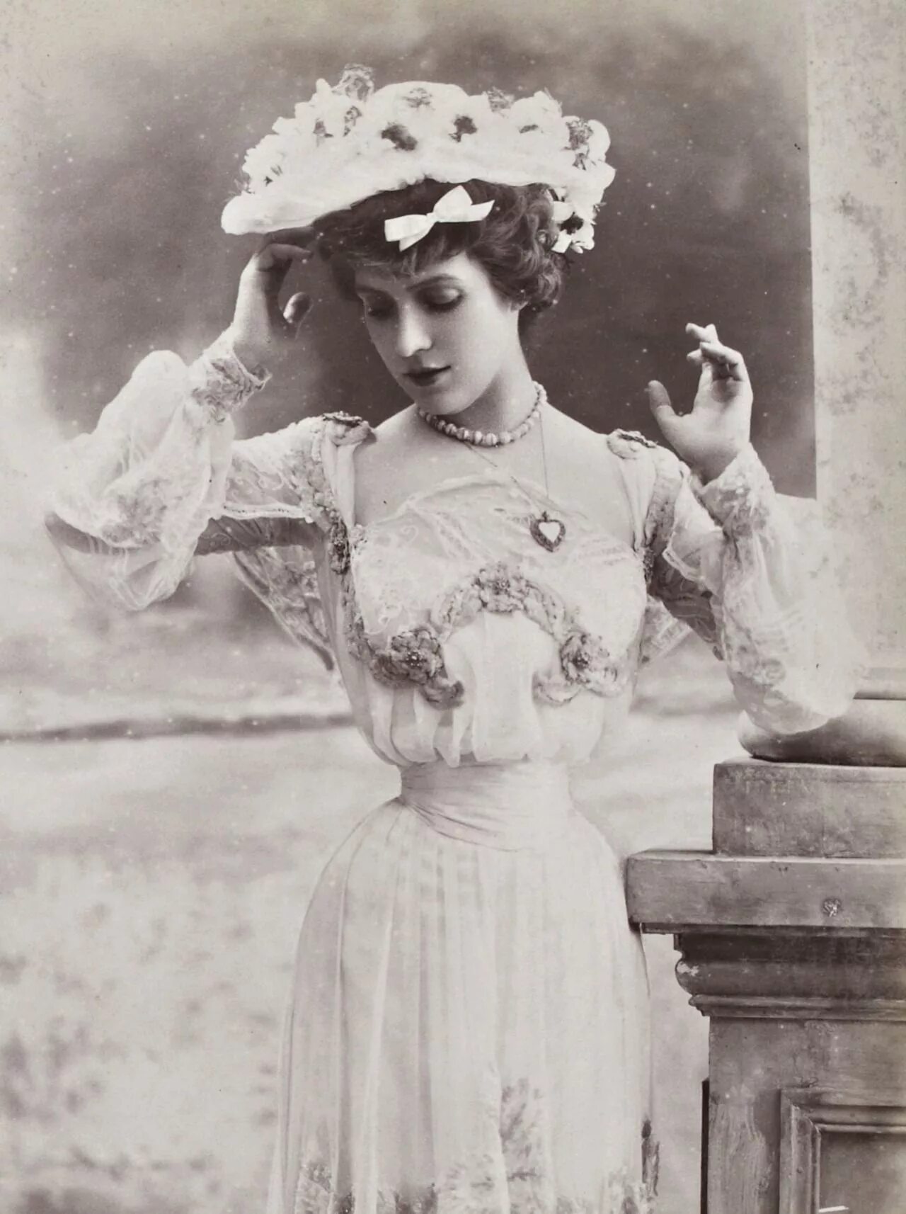 Шляпа 1900. Эдвардианская мода. Мода эдвардианская эпоха 1910. Мода эдвардианская эпоха 1900. Эдвардианская эпоха 1900 пейзаж.
