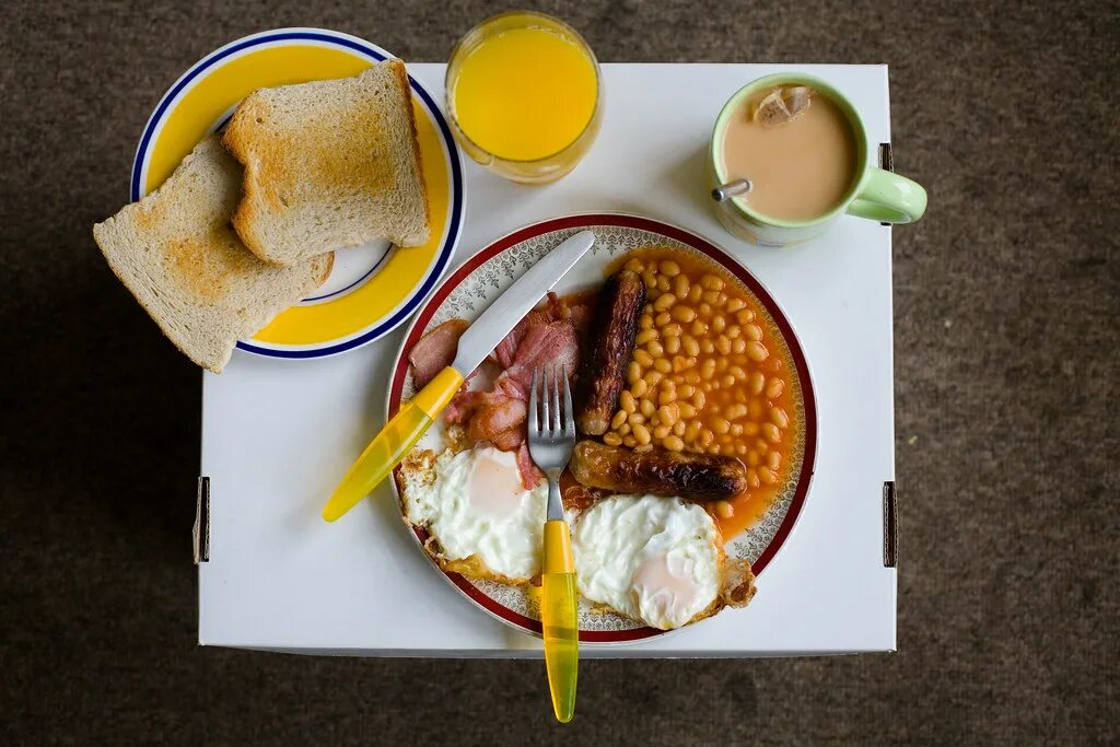 Брекфест шоу сегодня. Завтрак с шоу. Брекфаст шоу. Отари Breakfast. "The King's Breakfast" book.