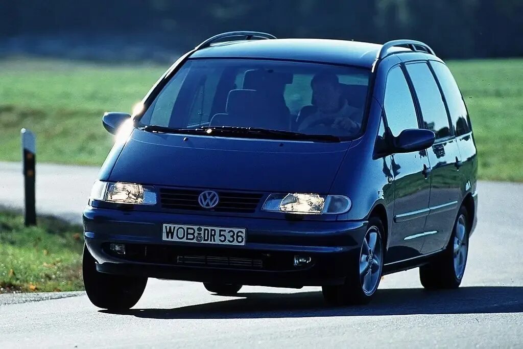 Шаран фольксваген 1.9 тди купить. Фольксваген Шаран 1. Volkswagen Sharan 1 поколение. Фольксваген Шаран 1.9. Фольксваген Шаран 1995.